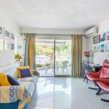 Bright - Cannes, La Croisette * קאן