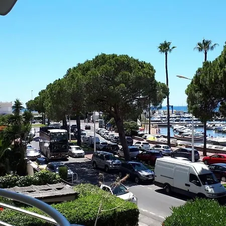 Bright - Cannes, La Croisette קאן